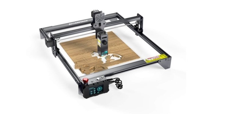 A picture of the Atomstack X7 Pro machine