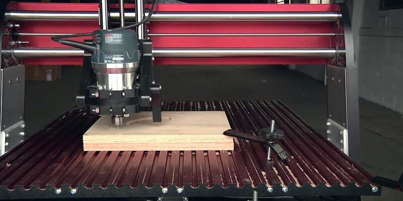 Shark HD520 router cutting wood