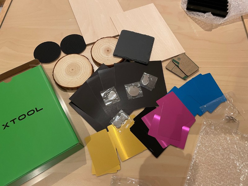 Materials that came with the xTool F1